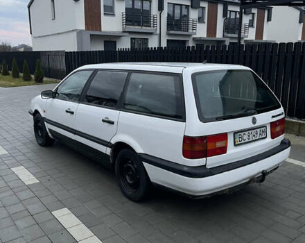 Белый Фольксваген Пассат, объемом двигателя 1.8 л и пробегом 299 тыс. км за 1499 $, фото 14 на Automoto.ua