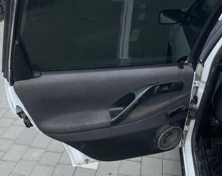 Белый Фольксваген Пассат, объемом двигателя 1.8 л и пробегом 299 тыс. км за 1499 $, фото 25 на Automoto.ua