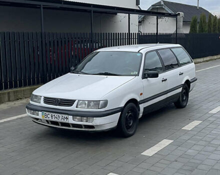 Белый Фольксваген Пассат, объемом двигателя 1.8 л и пробегом 299 тыс. км за 1499 $, фото 7 на Automoto.ua