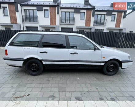 Белый Фольксваген Пассат, объемом двигателя 1.8 л и пробегом 299 тыс. км за 1499 $, фото 17 на Automoto.ua