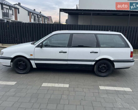 Белый Фольксваген Пассат, объемом двигателя 1.8 л и пробегом 299 тыс. км за 1499 $, фото 9 на Automoto.ua