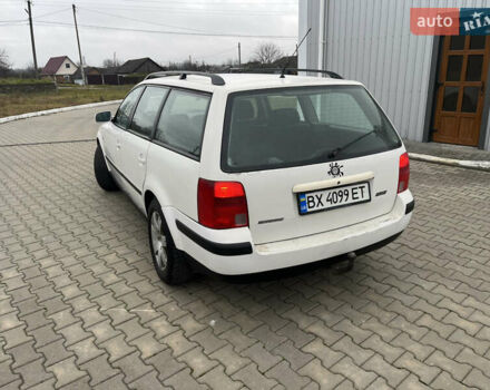 Белый Фольксваген Пассат, объемом двигателя 1.9 л и пробегом 330 тыс. км за 2400 $, фото 3 на Automoto.ua