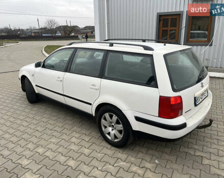 Белый Фольксваген Пассат, объемом двигателя 1.9 л и пробегом 330 тыс. км за 2400 $, фото 2 на Automoto.ua