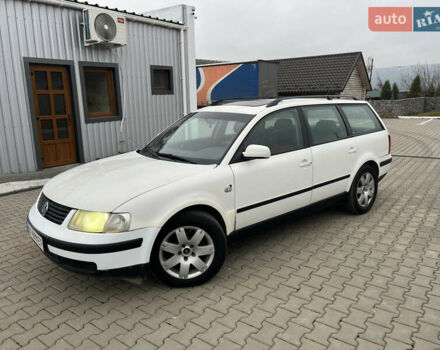 Белый Фольксваген Пассат, объемом двигателя 1.9 л и пробегом 330 тыс. км за 2400 $, фото 1 на Automoto.ua