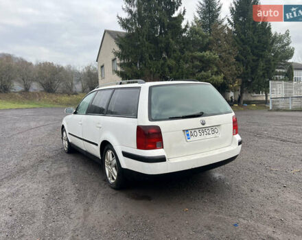 Белый Фольксваген Пассат, объемом двигателя 1.9 л и пробегом 300 тыс. км за 2699 $, фото 3 на Automoto.ua