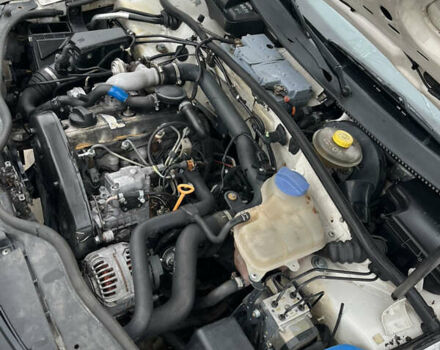 Белый Фольксваген Пассат, объемом двигателя 1.9 л и пробегом 330 тыс. км за 2400 $, фото 10 на Automoto.ua