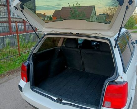 Белый Фольксваген Пассат, объемом двигателя 1.6 л и пробегом 458 тыс. км за 3700 $, фото 8 на Automoto.ua