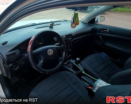 Белый Фольксваген Пассат, объемом двигателя 1.6 л и пробегом 458 тыс. км за 3700 $, фото 2 на Automoto.ua