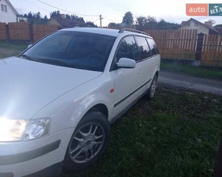 Белый Фольксваген Пассат, объемом двигателя 1.6 л и пробегом 260 тыс. км за 3500 $, фото 5 на Automoto.ua