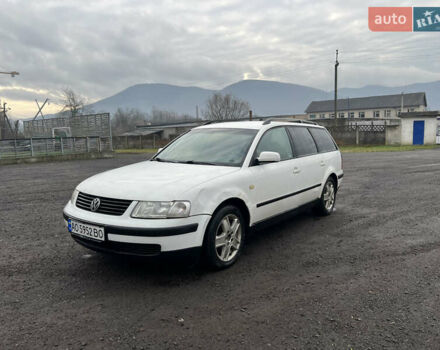 Белый Фольксваген Пассат, объемом двигателя 1.9 л и пробегом 300 тыс. км за 2699 $, фото 1 на Automoto.ua