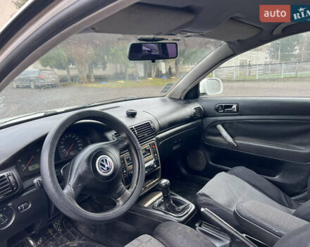 Белый Фольксваген Пассат, объемом двигателя 1.9 л и пробегом 300 тыс. км за 2699 $, фото 4 на Automoto.ua