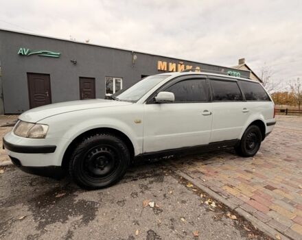 Белый Фольксваген Пассат, объемом двигателя 1.9 л и пробегом 200 тыс. км за 1400 $, фото 1 на Automoto.ua