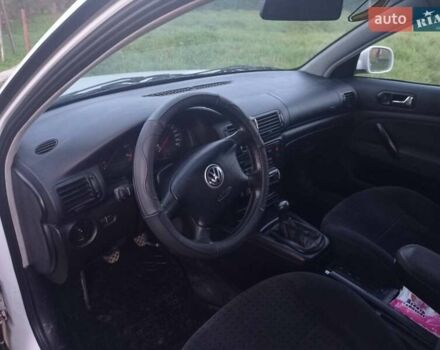 Белый Фольксваген Пассат, объемом двигателя 1.6 л и пробегом 260 тыс. км за 3500 $, фото 2 на Automoto.ua