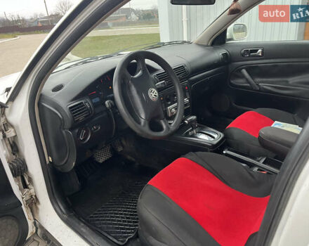 Белый Фольксваген Пассат, объемом двигателя 1.9 л и пробегом 330 тыс. км за 2400 $, фото 8 на Automoto.ua