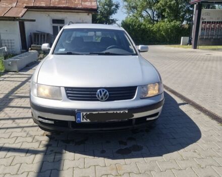 Белый Фольксваген Пассат, объемом двигателя 1.9 л и пробегом 260 тыс. км за 1800 $, фото 2 на Automoto.ua