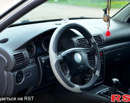 Білий Фольксваген Пассат, об'ємом двигуна 2 л та пробігом 339 тис. км за 3350 $, фото 9 на Automoto.ua