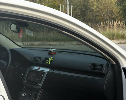 Фольксваген Пассат 2007 в Славуте на Automoto.ua Белый Фольксваген Пассат, объемом двигателя 2 л и пробегом 210 тыс. км за 6700 $, фото 25 на Automoto.ua