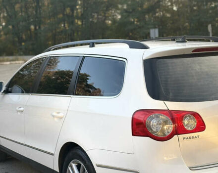 Фольксваген Пассат 2007 в Славуте на Automoto.ua Белый Фольксваген Пассат, объемом двигателя 2 л и пробегом 210 тыс. км за 6700 $, фото 4 на Automoto.ua
