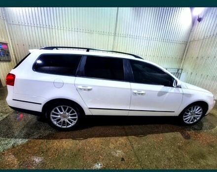 Белый Фольксваген Пассат, объемом двигателя 2 л и пробегом 230 тыс. км за 4999 $, фото 1 на Automoto.ua