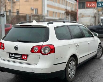 Білий Фольксваген Пассат, об'ємом двигуна 2 л та пробігом 238 тис. км за 6990 $, фото 5 на Automoto.ua