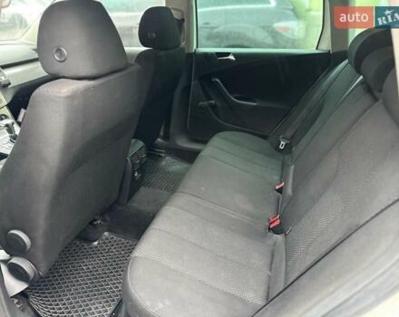 Білий Фольксваген Пассат, об'ємом двигуна 2 л та пробігом 238 тис. км за 6990 $, фото 6 на Automoto.ua