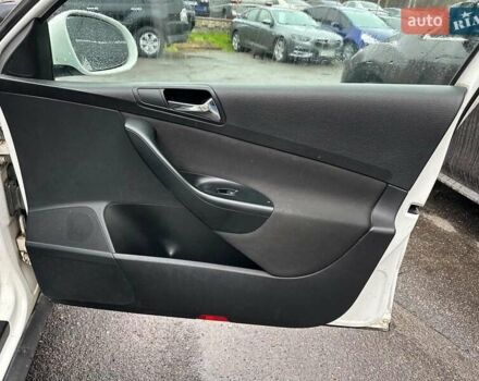 Білий Фольксваген Пассат, об'ємом двигуна 2 л та пробігом 238 тис. км за 6990 $, фото 13 на Automoto.ua