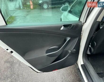 Білий Фольксваген Пассат, об'ємом двигуна 2 л та пробігом 238 тис. км за 6990 $, фото 8 на Automoto.ua