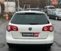 Білий Фольксваген Пассат, об'ємом двигуна 2 л та пробігом 238 тис. км за 6990 $, фото 4 на Automoto.ua