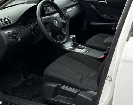 Белый Фольксваген Пассат, объемом двигателя 2 л и пробегом 269 тыс. км за 6900 $, фото 7 на Automoto.ua