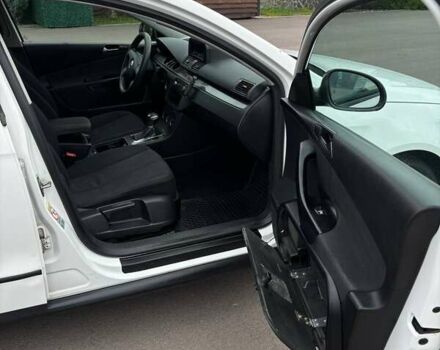 Белый Фольксваген Пассат, объемом двигателя 2 л и пробегом 269 тыс. км за 6900 $, фото 17 на Automoto.ua