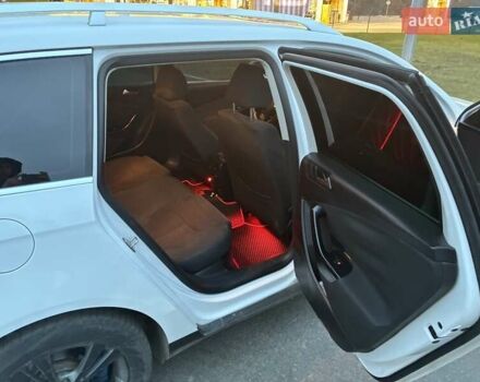 Білий Фольксваген Пассат, об'ємом двигуна 2 л та пробігом 360 тис. км за 8600 $, фото 5 на Automoto.ua