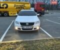 Білий Фольксваген Пассат, об'ємом двигуна 2 л та пробігом 360 тис. км за 7900 $, фото 1 на Automoto.ua