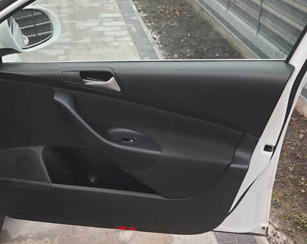 Белый Фольксваген Пассат, объемом двигателя 1.97 л и пробегом 370 тыс. км за 7900 $, фото 7 на Automoto.ua