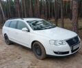 Белый Фольксваген Пассат, объемом двигателя 1.97 л и пробегом 321 тыс. км за 10000 $, фото 5 на Automoto.ua