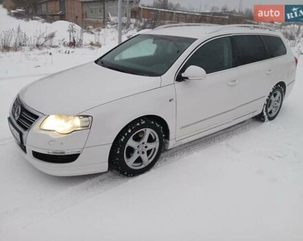 Білий Фольксваген Пассат, об'ємом двигуна 2 л та пробігом 256 тис. км за 7999 $, фото 35 на Automoto.ua