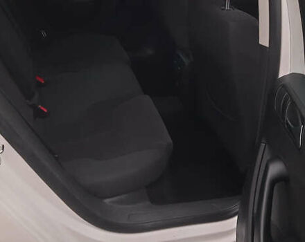 Белый Фольксваген Пассат, объемом двигателя 1.97 л и пробегом 370 тыс. км за 7900 $, фото 10 на Automoto.ua