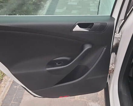 Белый Фольксваген Пассат, объемом двигателя 1.97 л и пробегом 370 тыс. км за 7900 $, фото 12 на Automoto.ua