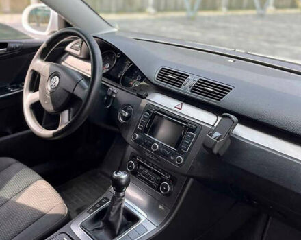 Белый Фольксваген Пассат, объемом двигателя 1.97 л и пробегом 290 тыс. км за 6600 $, фото 11 на Automoto.ua