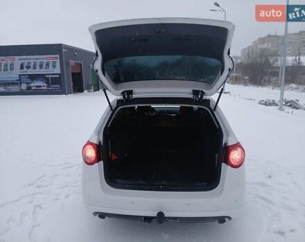 Білий Фольксваген Пассат, об'ємом двигуна 2 л та пробігом 256 тис. км за 7999 $, фото 36 на Automoto.ua