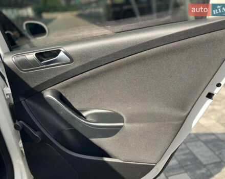 Белый Фольксваген Пассат, объемом двигателя 1.97 л и пробегом 290 тыс. км за 6600 $, фото 18 на Automoto.ua