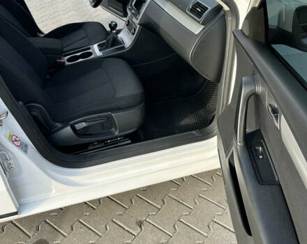 Білий Фольксваген Пассат, об'ємом двигуна 1.97 л та пробігом 288 тис. км за 9600 $, фото 15 на Automoto.ua