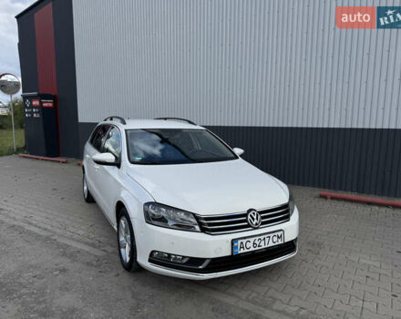 Белый Фольксваген Пассат, объемом двигателя 1.6 л и пробегом 240 тыс. км за 8000 $, фото 2 на Automoto.ua