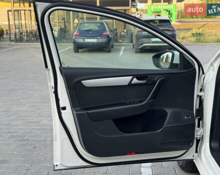 Білий Фольксваген Пассат, об'ємом двигуна 1.6 л та пробігом 220 тис. км за 9250 $, фото 10 на Automoto.ua