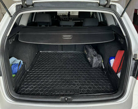 Белый Фольксваген Пассат, объемом двигателя 1.8 л и пробегом 250 тыс. км за 10300 $, фото 12 на Automoto.ua