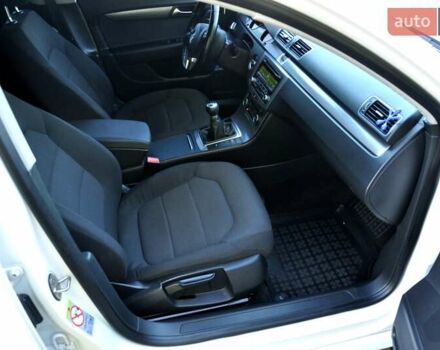 Білий Фольксваген Пассат, об'ємом двигуна 2 л та пробігом 220 тис. км за 7600 $, фото 26 на Automoto.ua