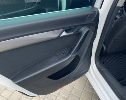 Белый Фольксваген Пассат, объемом двигателя 1.6 л и пробегом 312 тыс. км за 7900 $, фото 5 на Automoto.ua