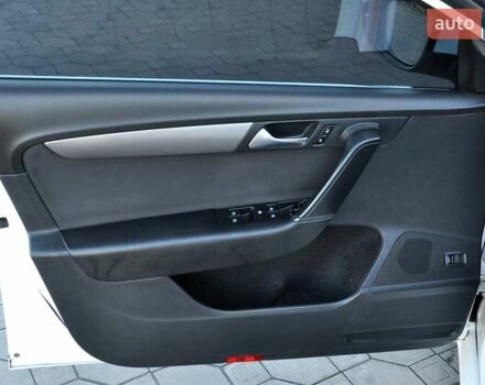 Білий Фольксваген Пассат, об'ємом двигуна 2 л та пробігом 220 тис. км за 7600 $, фото 13 на Automoto.ua