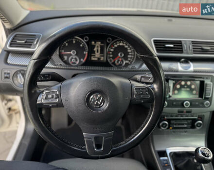 Белый Фольксваген Пассат, объемом двигателя 1.6 л и пробегом 240 тыс. км за 8000 $, фото 21 на Automoto.ua