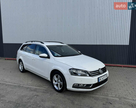 Белый Фольксваген Пассат, объемом двигателя 1.6 л и пробегом 240 тыс. км за 8000 $, фото 1 на Automoto.ua
