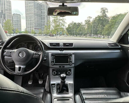 Белый Фольксваген Пассат, объемом двигателя 1.97 л и пробегом 272 тыс. км за 10900 $, фото 4 на Automoto.ua